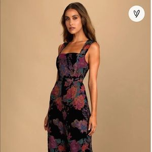 NWT Lulu’s Velvet Floral Jumpsuit